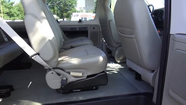2012 Ford E-150 Wagon Review, Walkaround, Start Up, Test Drive
