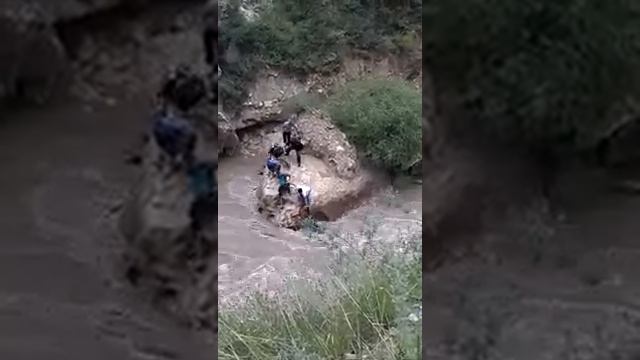 Ахмед из Арши чуть не утонул когда искал тело молодого парня