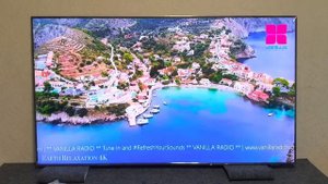 SAMSUNG UE65AU9070U CrystalUHD