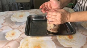 Курица в банке в собственном соку в духовке - пальчики оближешь.