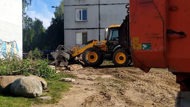 249. Ремонт дороге в Саласпилсе+ новые парковки Celinieks 01 смотреть онлайн