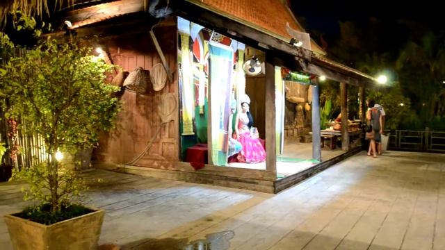 Пхукет. Часть прогулки перед шоу «Сиам Нирамит». смотреть онлайн