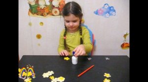 Корзинка из бумаги. Подарок маме своими руками.