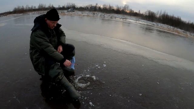 Рыбалка в Костроме 2019 Первый лед смотреть онлайн