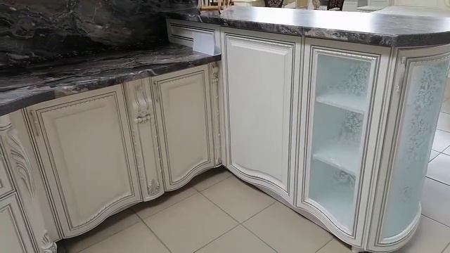 Кухня Инканто Ваниль с патиной серебро Кубань мебель.