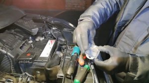 Замена передней нижней подушки двигателя на Киа Соренто II. (Kia Sorento II)