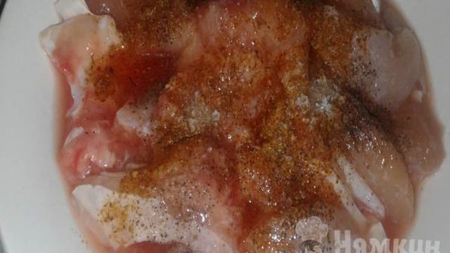 Картофель с курицей в горшочках