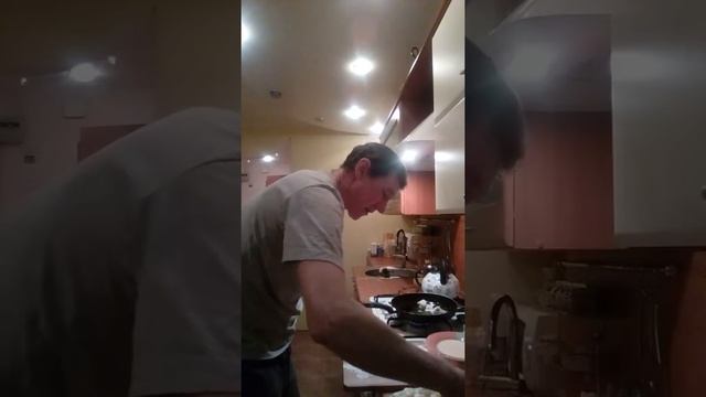 Картофельные шарики. смотреть онлайн