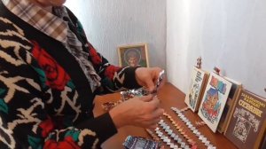 DIY закладка из конфетных фантиков