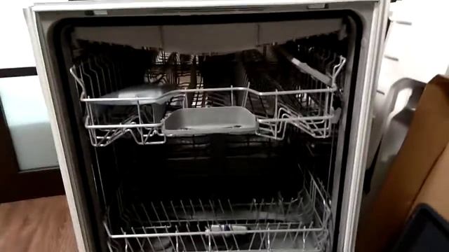 Распаковка - Посудомоечная машина Bosch SMV25EX03R смотреть онлайн