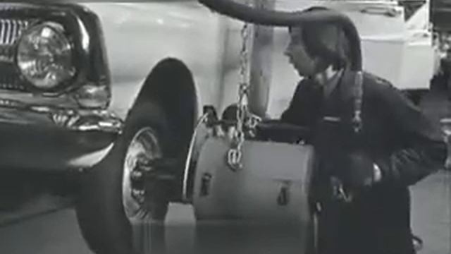 "Москвичи" на конвейере Ижевского автозавода (1978) / Moskvich cars at the Izhevsk Automobile Plant смотреть онлайн