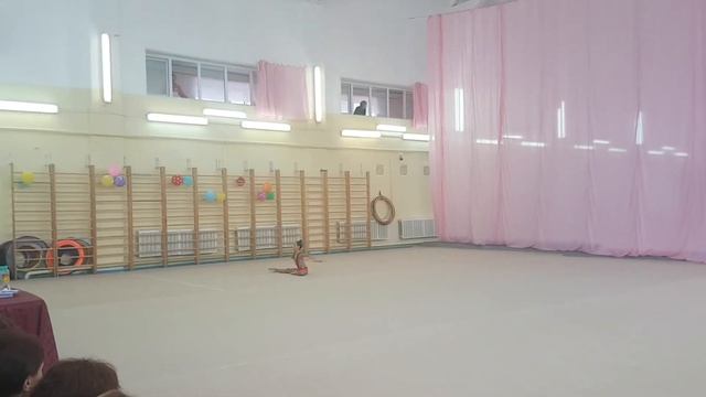 МОЁ первое выступление с обручем? смотреть онлайн