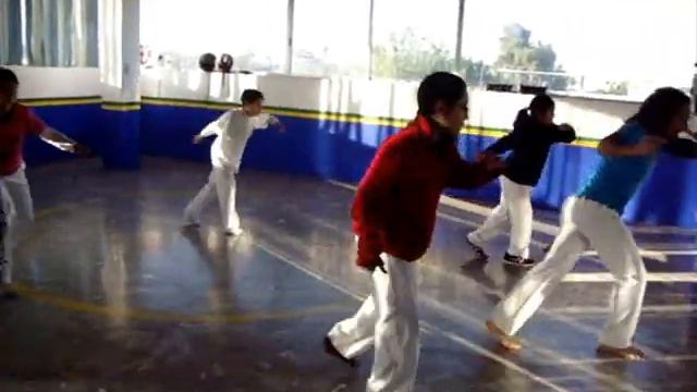 Niños en la Capoeira Cordão de Ouro Profesor Nego Bruce Torréon-México смотреть онлайн