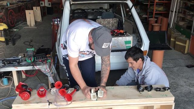 Самый громкий гудок в автомобиле))  Часть 2! Вряд ли заключительная) смотреть онлайн