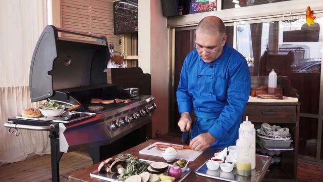 Авторский гамбургер от шеф-повара кафе "Веранда" смотреть онлайн