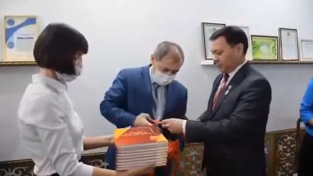 Нұржан Сертековтің «Күй тілінде сәуле бар» кітабының тұсаукесері смотреть онлайн