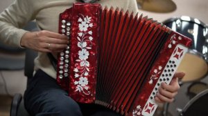 Эй, тӑвансем, тӑвансем разбор на гармошке.Чувашская гармонь.