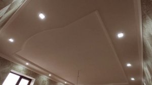 Подвесной потолок из гипсокартона в зале