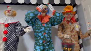SPIRIT HALLOWEEN HUGZ THE CLOWN UNBOXING | HALLOWEEN CLOWN COLLECTION | BEST JUMPSCARE ANIMATRONIC