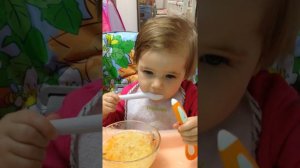 Дети кушают самостоятельно !