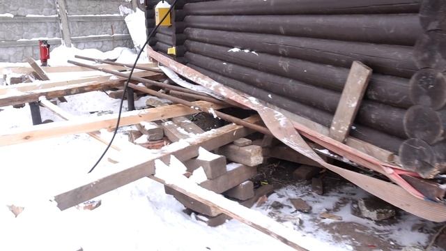 Разворот дома на 90 гр. Передвижка дома. Замена венцов. Замена фундамента.