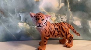 Новинки // фигурки животных // Cat TV Schleich