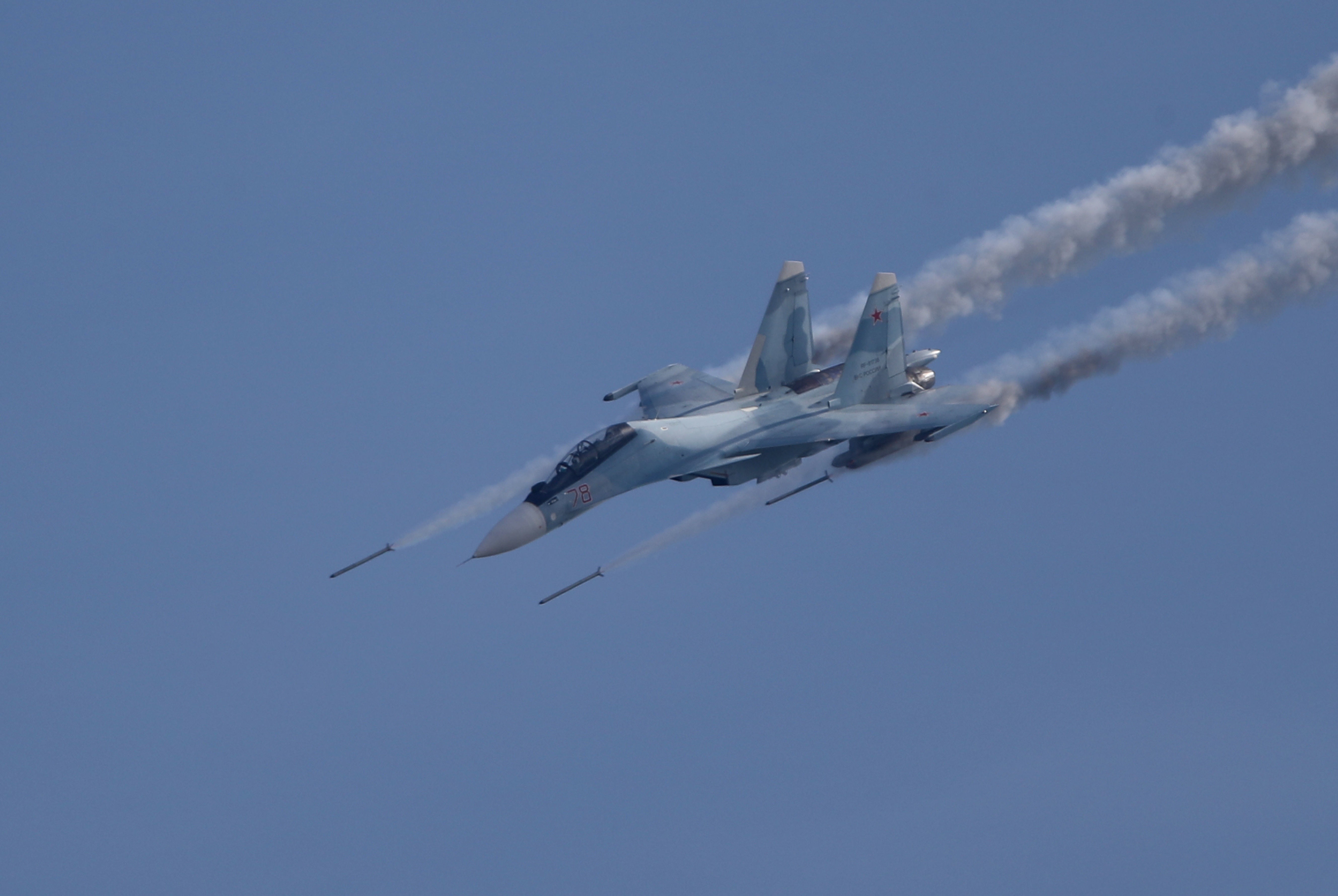 Воздушная цель. Су-30см с ракетами. Су-30см ВКС РФ. Су-30 ВКС России. Су-30см РЭБ.