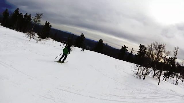Шерегеш. Спуск с горы Курган от Креста в сектор А. смотреть онлайн