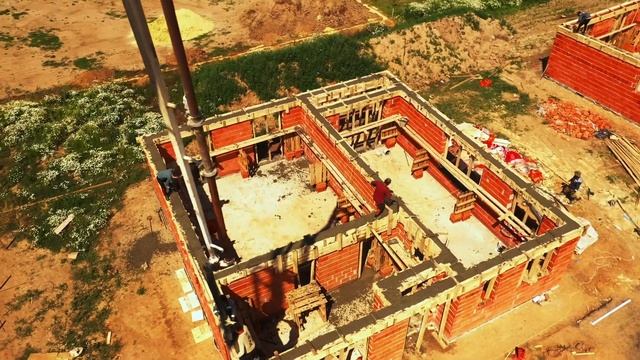 Дом в КП «Кузьминский»: заливка монолитного пояса смотреть онлайн