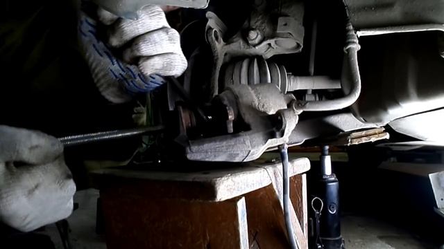 Самодельный винтовой разжиматель тормозных суппортов. смотреть онлайн