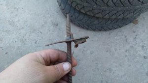 ШИПЫ ИЗ АРМАТУРЫ НА ЛЕСНОЙ ДОРОГЕ