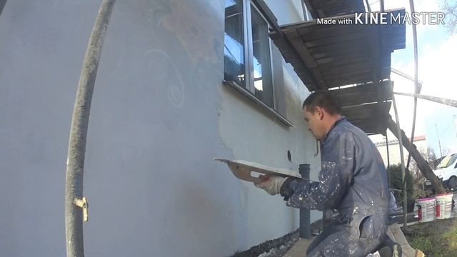 Нанесение декоративной штукатурки сиротским шпателем смотреть онлайн
