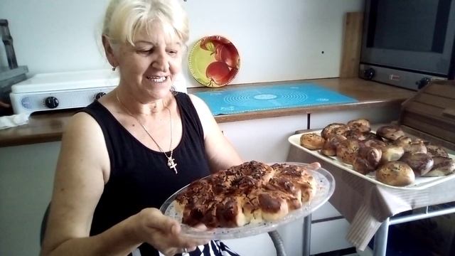 Part 3 .ВЫПЕЧКА : из дрожжевого теста , начинка : вареная сгущенка. наслаждаемся ☕??? смотреть онлайн