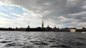 Чудо на Неве: как в центре Петербурга сел пассажирский самолет