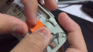 How to remove back cover, battery, put the SIM card on Nokia 3310