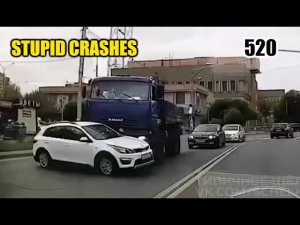 Stupid driving mistakes 520 (September 2020 English subtitles)