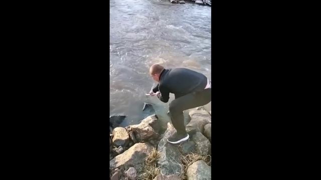Дураки на рыбалке / Приколы на рыбалке 2023 / Шок рыбалка / Пьяные на рыбалке
