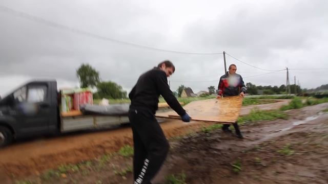 Знакомство со строителями. Обустройство на строительной площадке.
