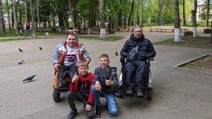 Встретили в парке моих юных подписчиков, очень рад познакомится с ребятами, Ваня и Даниил.