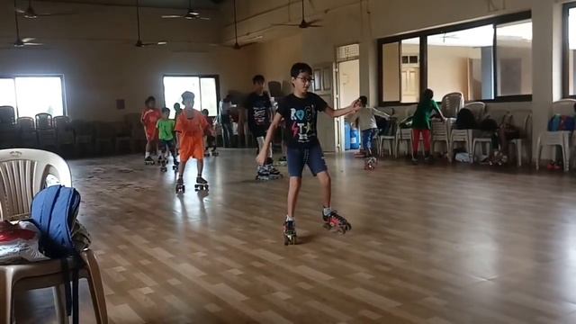 Индия. Индо - русская семья в Гоа, 2018. Влог 75. Купаемся в бассейне. Пеку пирог с манго. смотреть онлайн