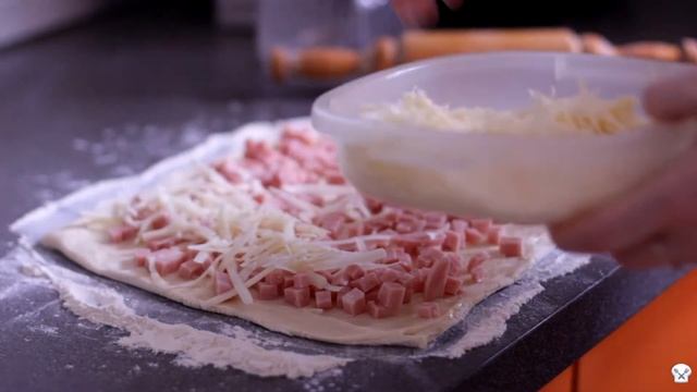 Слойка с ветчиной и сыром [Рецепты Delicious Time] смотреть онлайн