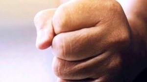 20  Прокурор  в прокуратуре снял ремень и отшмагал по жопе