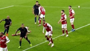 УЖАСНЫЕ ДРАКИ И СТЫЧКИ ЗВËЗД ФУТБОЛА!