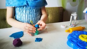 Лепим мороженое из Плей-До! Учимся готовить.