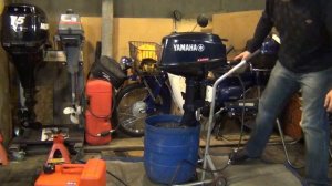 Запуск лодочного мотора ,,Yamaha 8  Enduro,,  (модель 677)