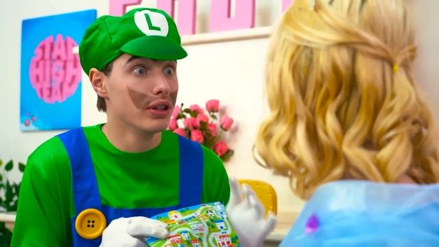 ¡La Princesa Peach Está Desaparecida! Nos Convertimos en Super Mario Bros y Salvamos a la Princesa смотреть онлайн