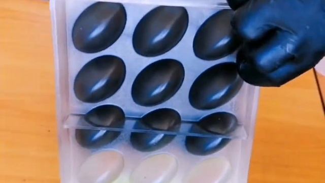 Окрашивание  корпусных конфет аэрографом