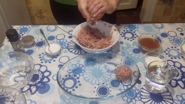 Тефтели запеченные в духовке в сметано-томатном соусе