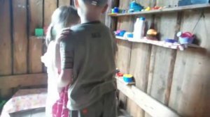 Брат с Сестрой танцуют в домике:DD Смотреть всем!!!!))