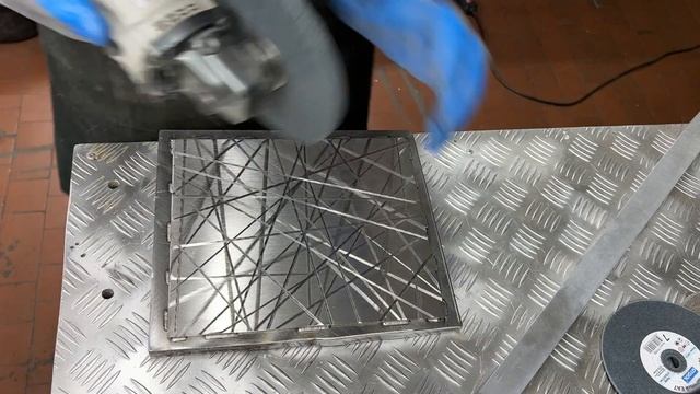 Узоры по металлу. Красивый рисунок болгаркой.